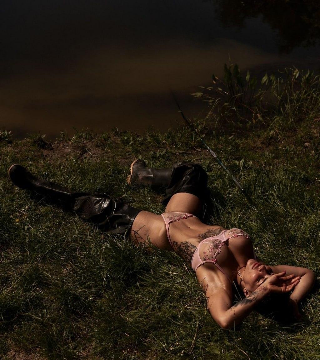 Юля привлекательная девушка из Десногорска цена от 8000 руб